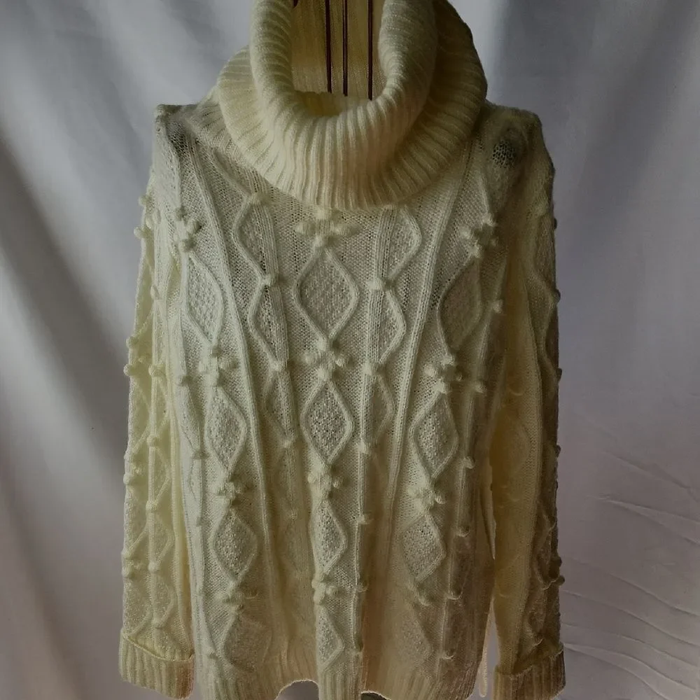 Gretchen Scott Airy Knit Popcorn Knot Stitch Cable Knit Cowl Neck Collar
